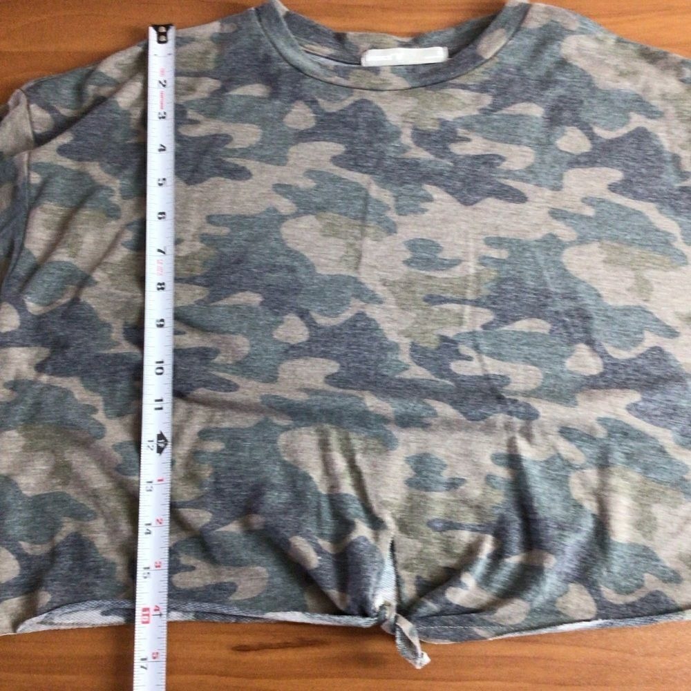 SALE Women's Tresics Camo Green Tie Front Cropped T Shirt Size Small - Picture 8 of 8